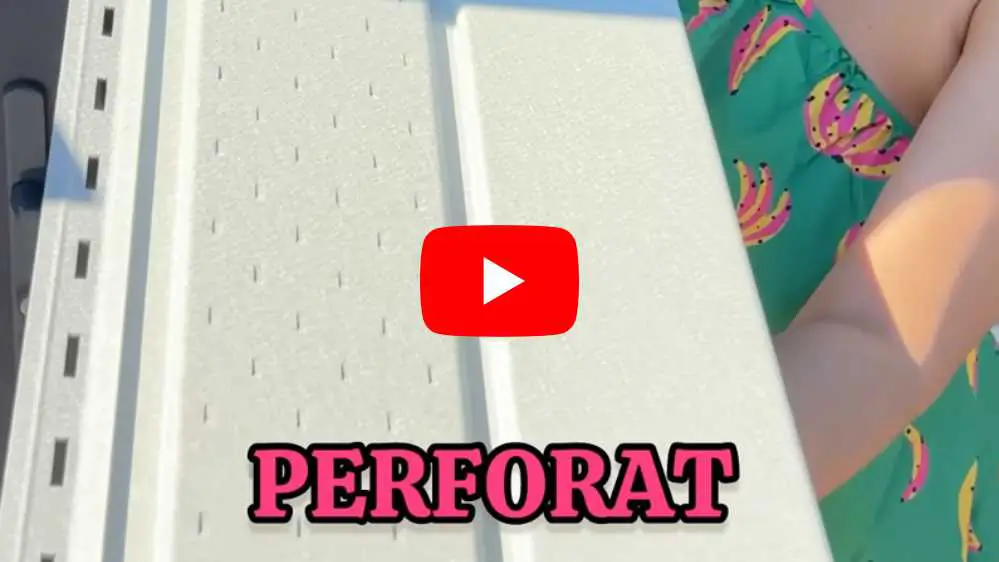 Lambriu metalic Perforat, finisaj Lustro, culoare alb gri - RAL 9002